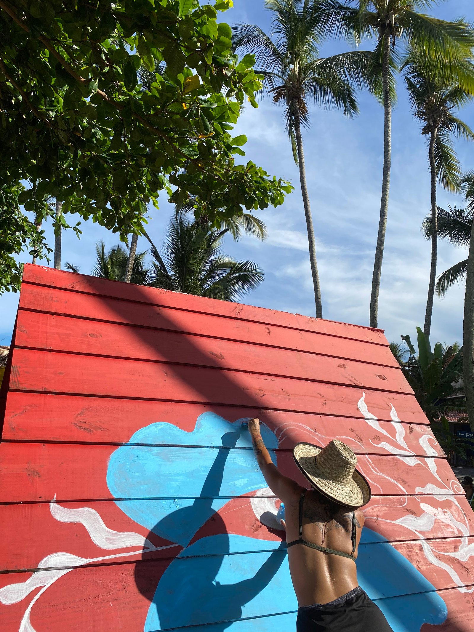 Foto pintando a cabana